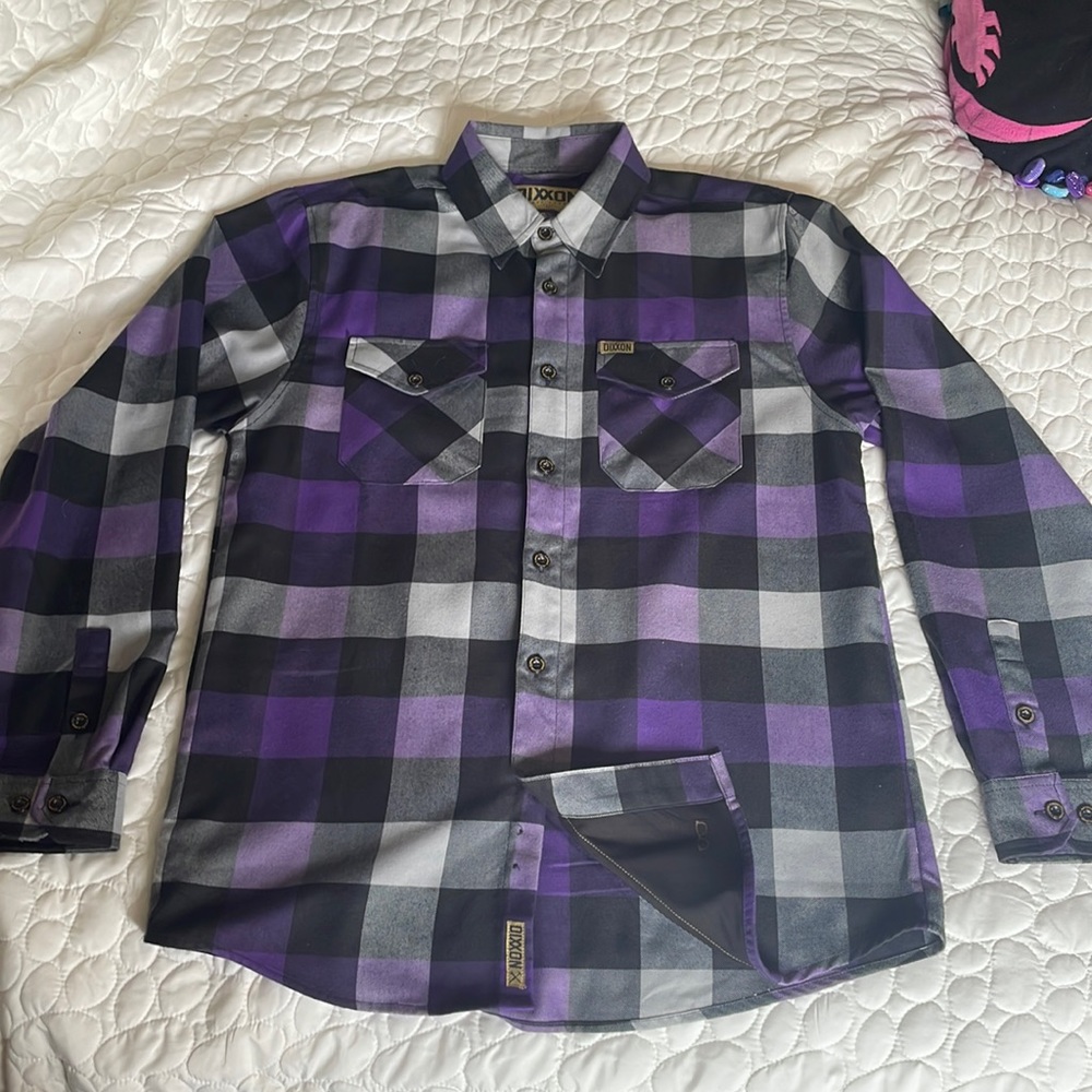 DIXXON long sleeve flannel medium